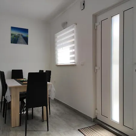 Apartma Sonja 2 피란